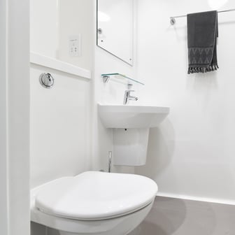 Silver En Suite - Image 3